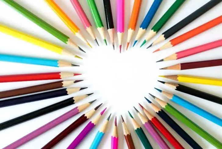 crayons-de-couleur-amoureux