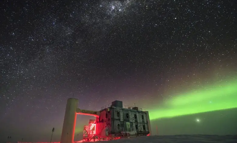 Voici le meilleur endroit sur Terre pour voir des étoiles, selon la science Par Brandon Specktor publié le 5 août 20 Les scientifiques confirment que le «Dôme A» en Antarctique est le meilleur endroit sur Terre pour voir des étoiles.