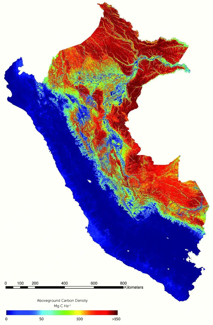 Une carte de la densité de carbone du Pérou. Le rouge signifie les zones les plus denses en carbone et le bleu les moins.