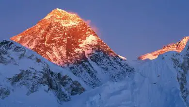 Le plus haut glacier du mont Everest a perdu 2 000 ans de glace depuis les années 1990 Par Brandon Specktor publié le 7 février 22 Le plus haut glacier du mont Everest perd de la glace à un rythme alarmant, selon de nouvelles recherches.