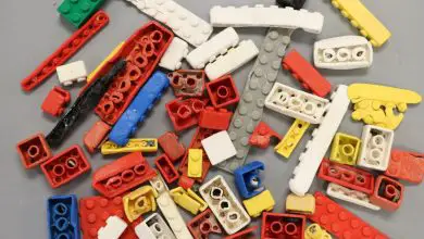 Les briques Lego pourraient survivre 1 300 ans dans l'océan Par Brandon Specktor publié le 20 mars 20 Les scientifiques ont comparé les briques Lego rejetées par l'océan avec des briques en parfait état et ont découvert que les blocs pouvaient survivre sous l'eau pendant 100 à 1 300 ans.