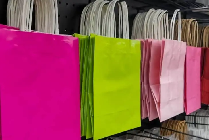 sacs-en-papier-colores