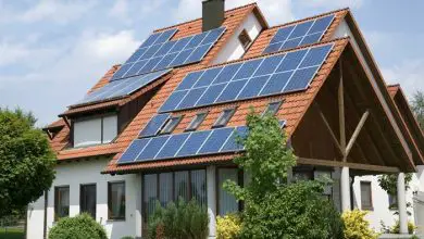 Les panneaux solaires provoquent-ils des fuites sur les toits (et les raisons possibles)?